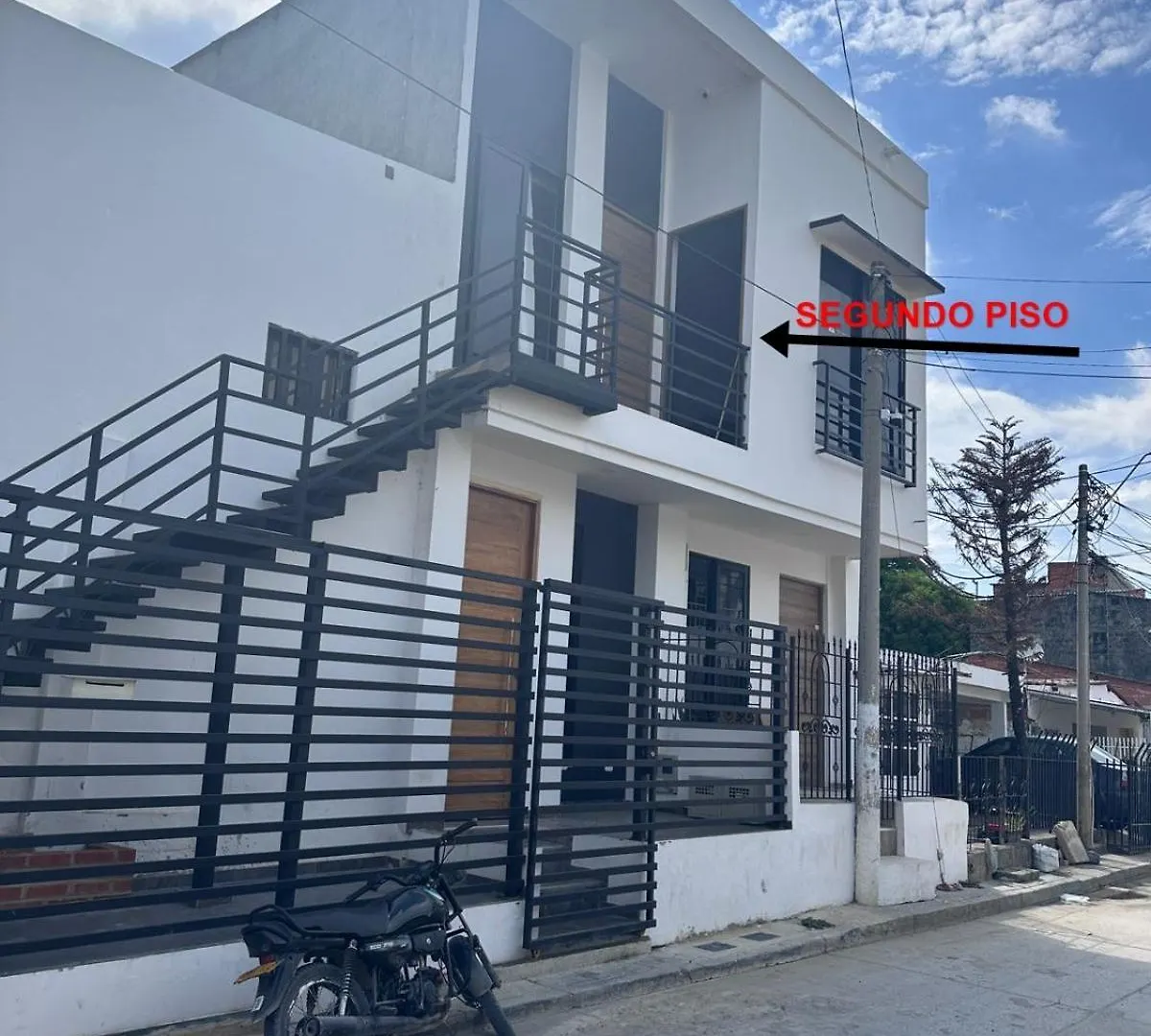 Apartaestudio Amoblado Tipo Loft En Barrio La Campina contacts